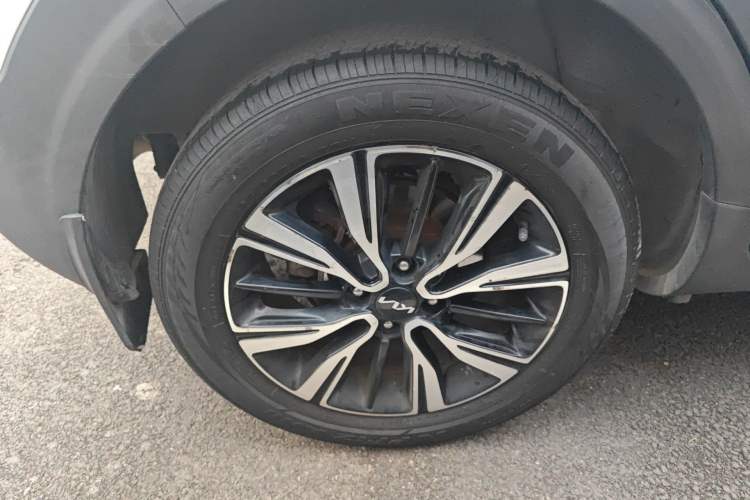 Used Kia kx1 Stonic 2021 1.4L CVT Fun Edition Right Rear Wheel Hub