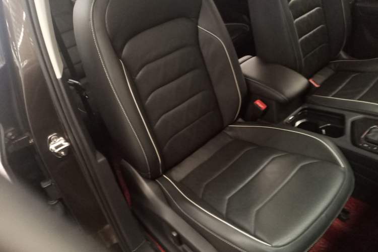 Used Volkswagen Tiguan L 2018 330TSI Automatic Two-Wheel Drive Flagship Edition Right Front Seat