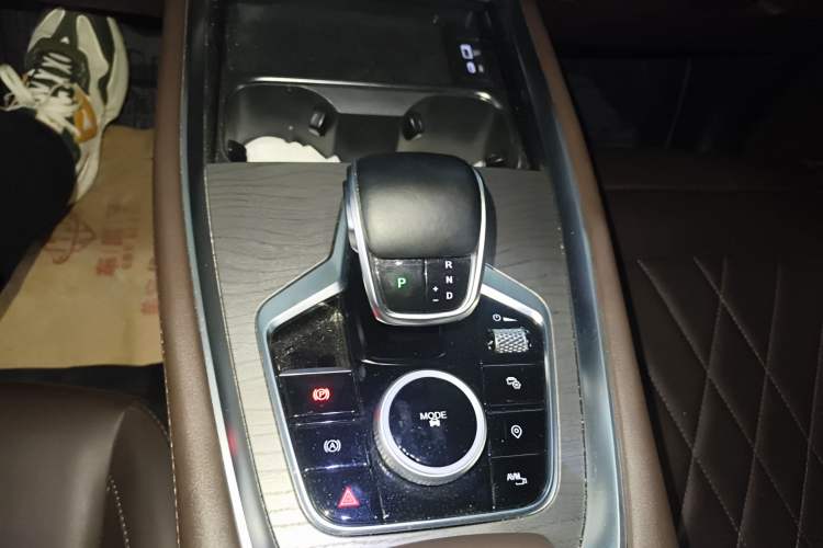 Used Chery Tiggo 8 PRO 2024 Champion Edition 390T Two-Wheel Drive Peak Version 5 Seats Gear Lever