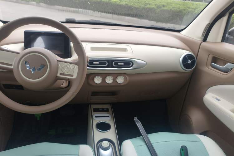 Used Wuling Hongguang MINIEV 2025 Four-Door Version Advanced Edition
