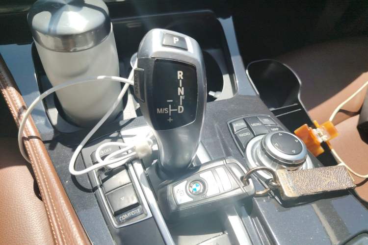 Used BMW 5 Series 2014 520i Elegant Edition Gear Lever