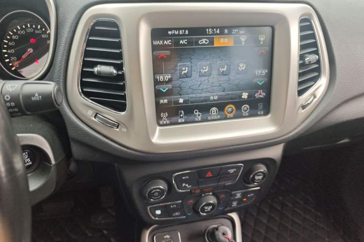 Used Jeep Compass 2017 200T Automatic Family Edition
