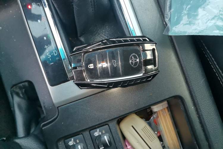 Used Toyota Prado 2014 4.0L Automatic TX-L NAVI
