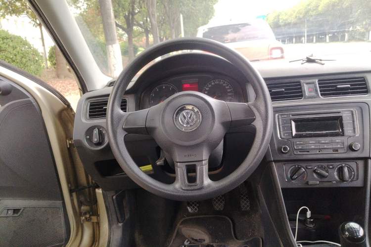 Used Volkswagen Santana 2015 1.6L Manual Fashion Edition Steering Wheel