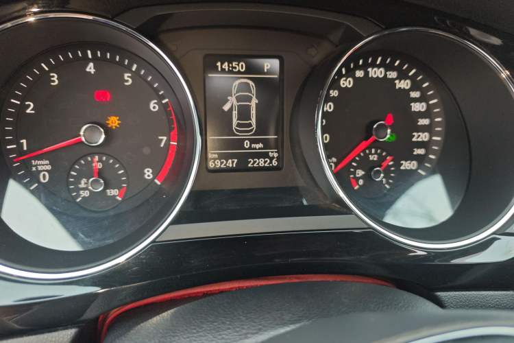 Used Volkswagen Sagitar 2018 180TSI DSG Prestige Edition Odometer Close Up