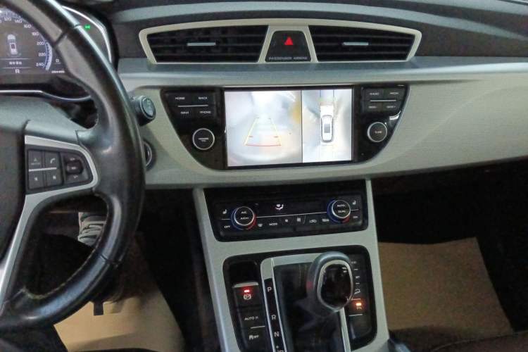 Used Geely Auto Emgrand X7 Sport 2016 1.8TD Automatic ZhiZun Version Audio And AC Panel