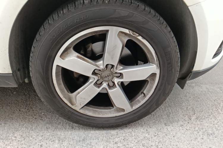 Used Audi Q5 2016 40 TFSI Technology Edition Right Front Wheel Hub