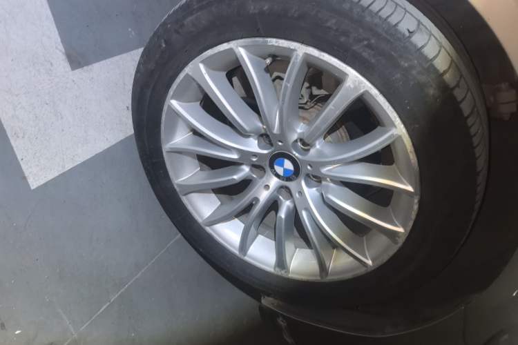 Used BMW 5 Series 2014 525Li Leading Model