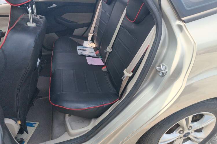 Used Ford Focus 2015 Sedan 1.6L Automatic Comfort Model
