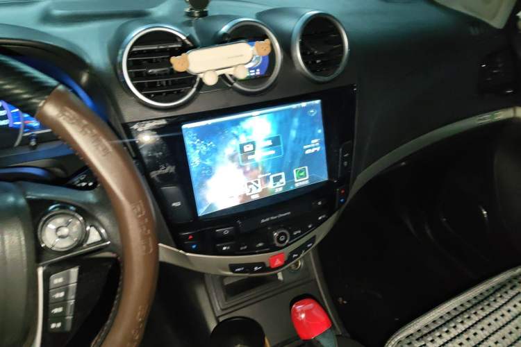 Used BYD S7 2015 2.0T Automatic Prestige Model Audio And AC Panel