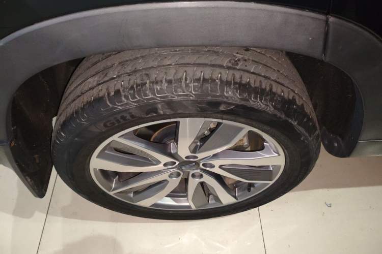 Used Geely Auto Haoyue 2022 1.8TD DCT Luxury 7-Seater Right Rear Wheel Hub