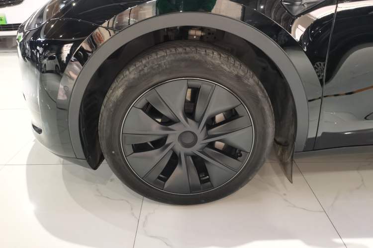 Used Tesla Model Y 2023 Rear-Wheel-Drive Version Left Front Wheel Hub