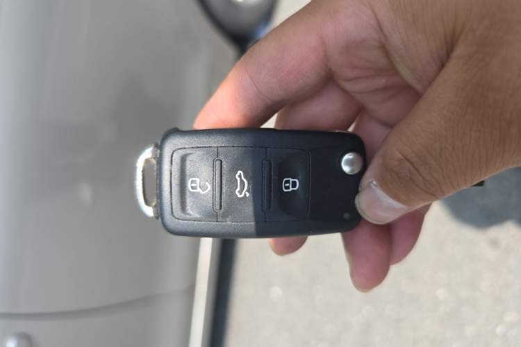 Used Volkswagen Sagitar 2012 1.6L Automatic Comfort Edition
