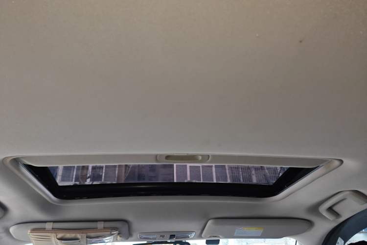 Used Mitsubishi Outlander 2019 2.4L 4x4 Zhi Xiang Edition 5 Seats China VI Standard
