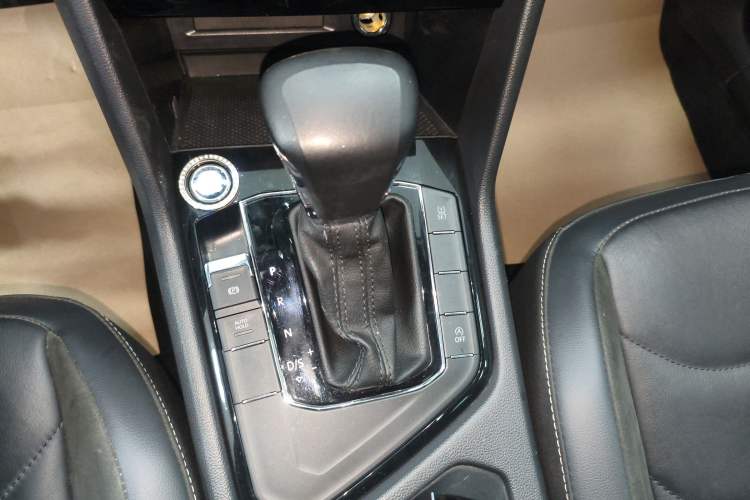 Used Volkswagen Tiguan L 2021 330TSI Automatic Two-Wheel Drive Smart Edition Gear Lever