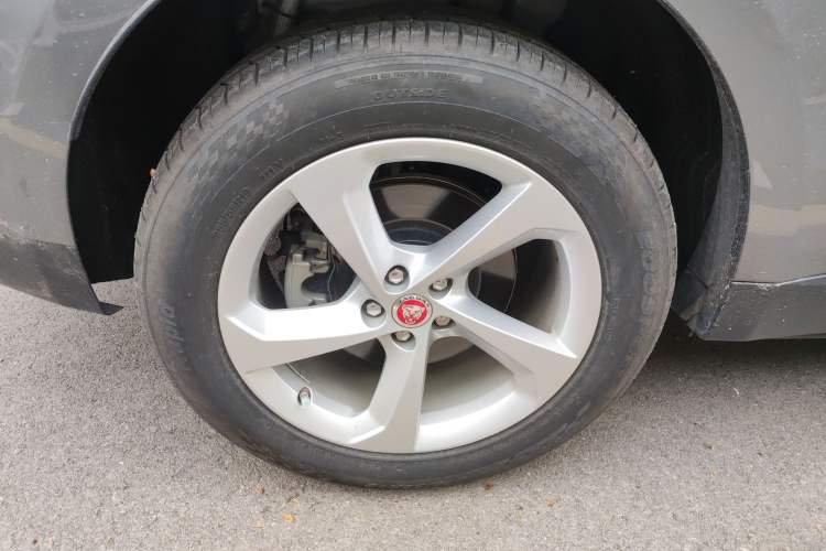 Used Jaguar F-PACE 2020 2.0T Urban Deluxe Edition Right Rear Wheel Hub