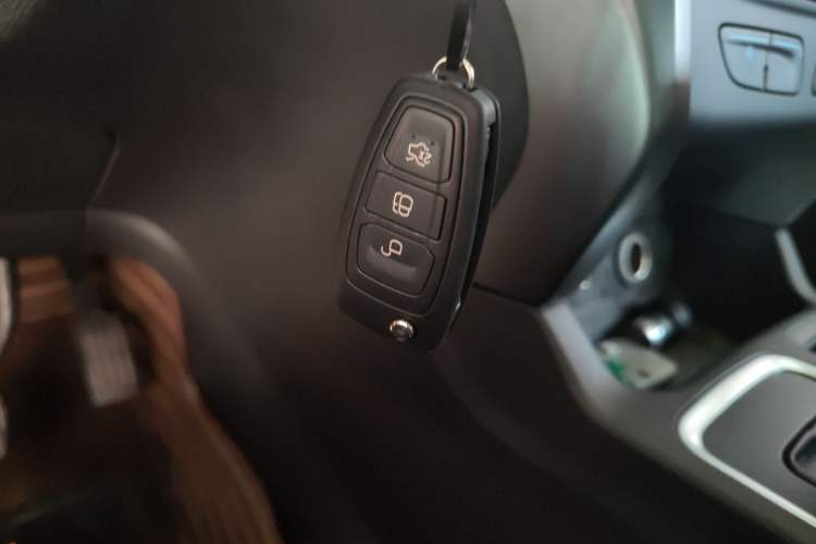 Used Ford Kuga 2018 EcoBoost 180 Two-Wheel-Drive Platinum Edition