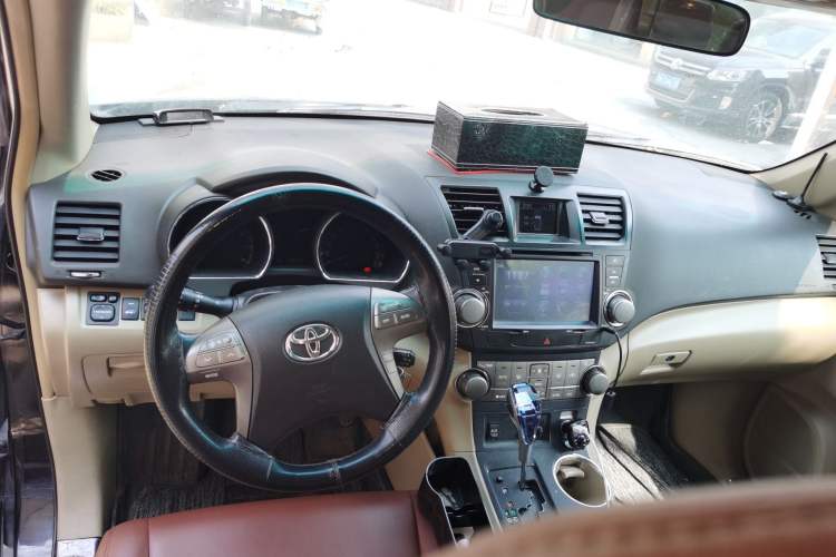 Used Toyota Highlander 2009 2.7L Two-Wheel Drive 7-Seater Luxury Edition