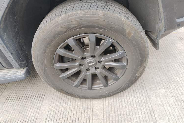 Used Formula Leopard 5 2023 Navigator Edition Right Front Wheel Hub