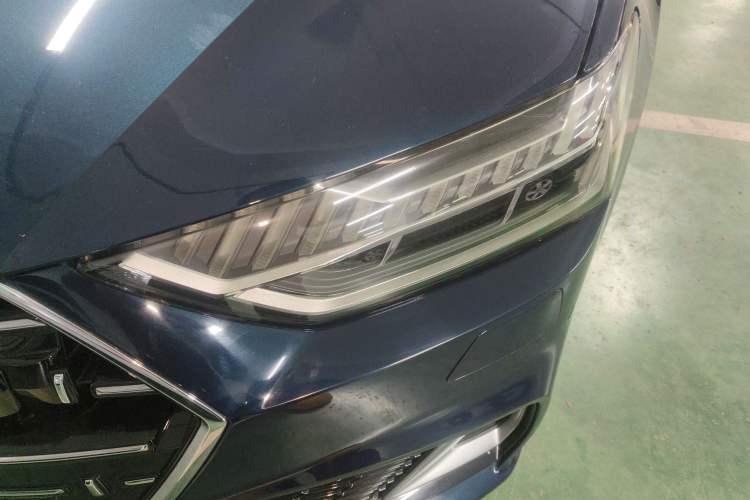 Used Audi A7L 2024 45TFSI quattro S-line Visionary Edition Flow Crystal Package
