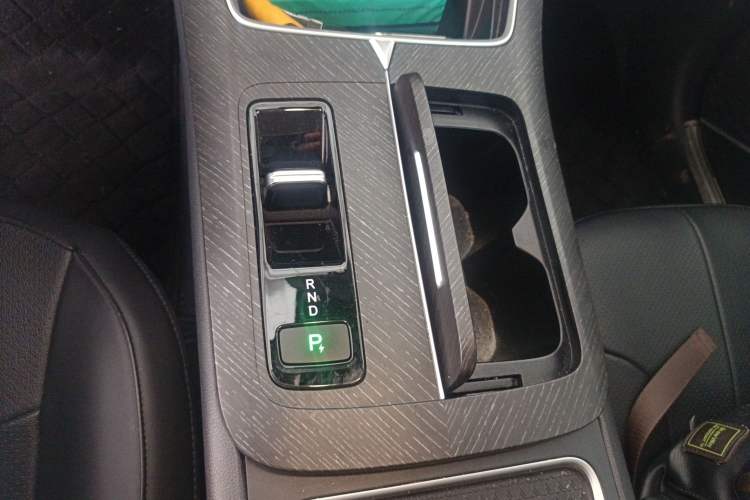 Used Venucia V DD-i 2023 110 km iE Version Gear Lever