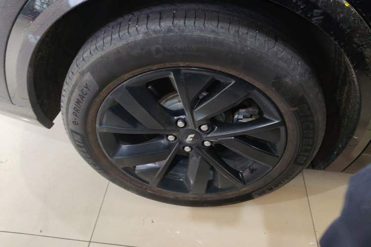 Used Li Auto L8 2023 Pro Model Exterior 5