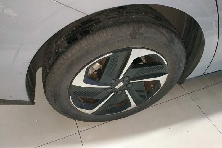 Used Geely Galaxy L6 2024 125km PLUS Dragon Edition Right Rear Wheel Hub