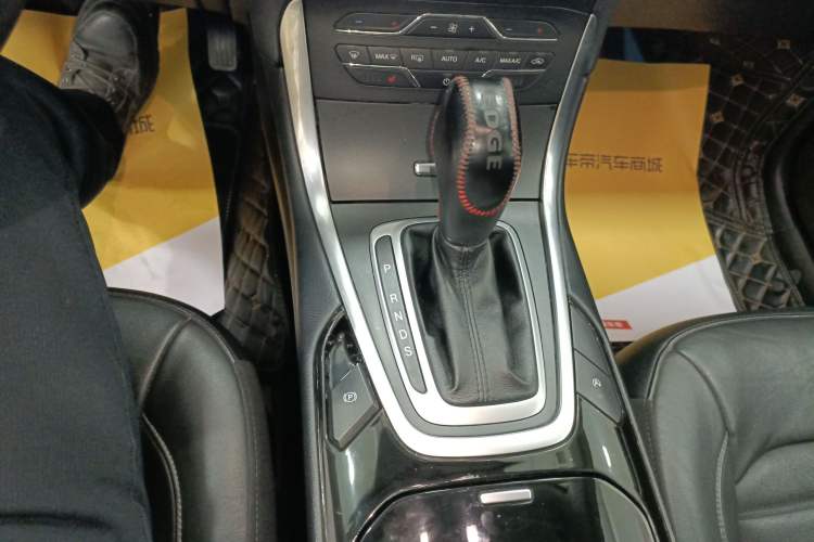 Used Ford Edge 2018 EcoBoost 245 Two-Wheel-Drive Titanium 7-Seater China V Standard
