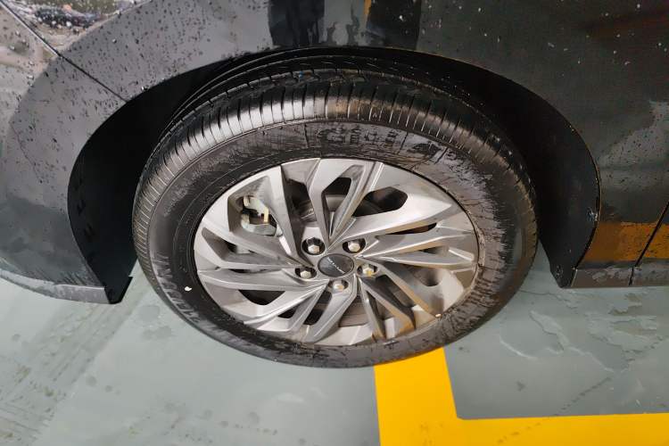 Used SAIC MAXUS G50 2023 PLUS 1.5T Automatic Escort Edition Exterior 4