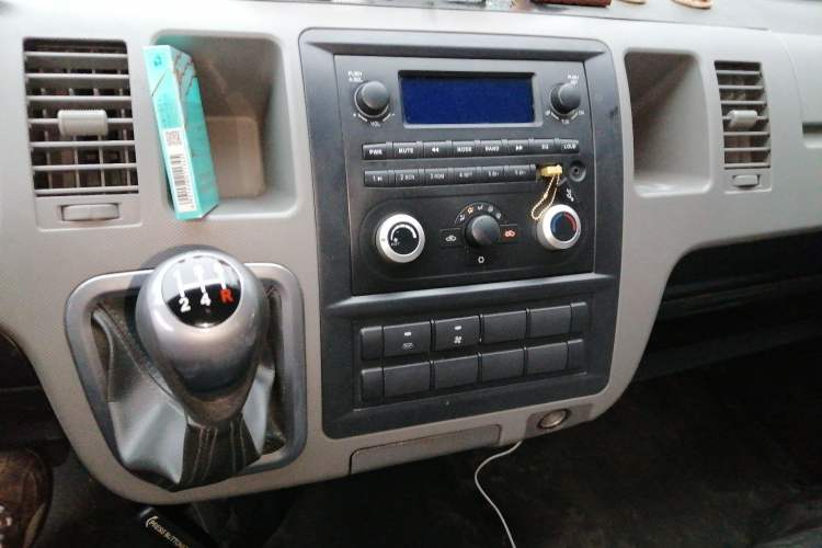 Used Foton Scenic G9 2020 2.4L Commercial Version Long Wheelbase High-Roof 9-Seater Business Vehicle China VI Emission Standard Model 4K22D4M Audio And AC Panel