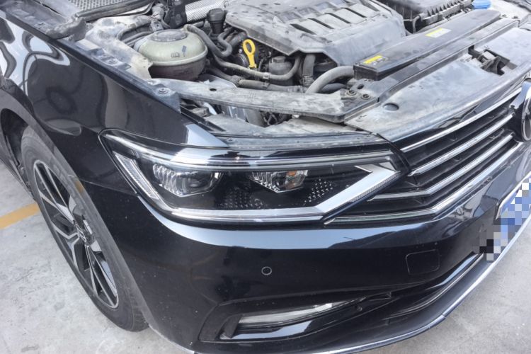 Used Volkswagen Magotan 2020 330TSI DSG Leading Model Right Front Headlight