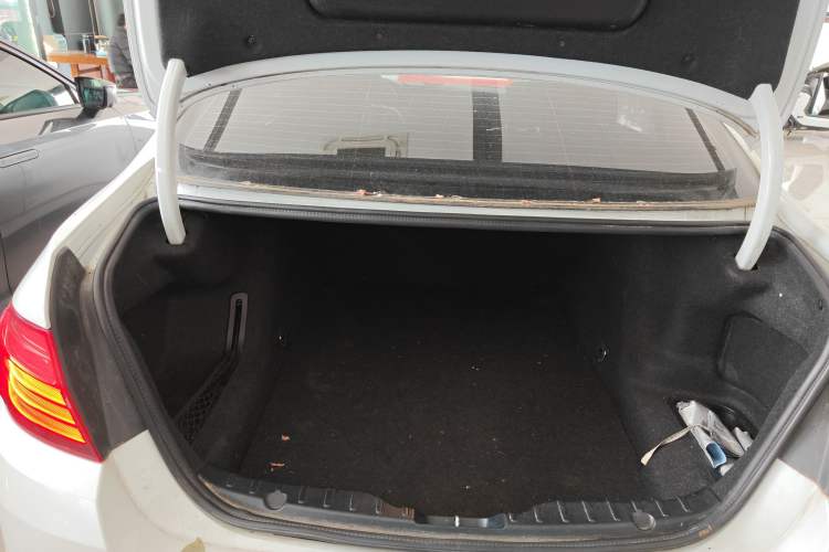 Used BMW 5 Series 2017 525Li Leading Model