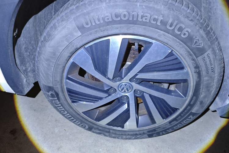 Used Volkswagen Tiguan L New Energy 2020 430 PHEV Plug-in Hybrid Flagship Edition Right Front Wheel Hub