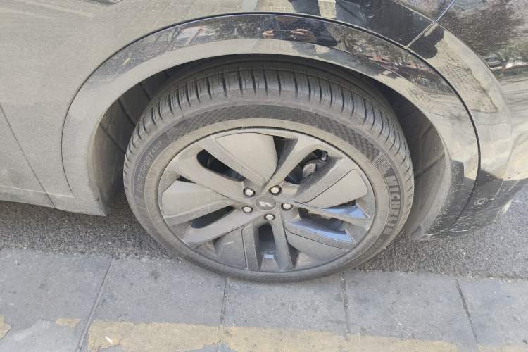 Used Li Auto L7 2024 MAX Model Right Front Wheel Hub