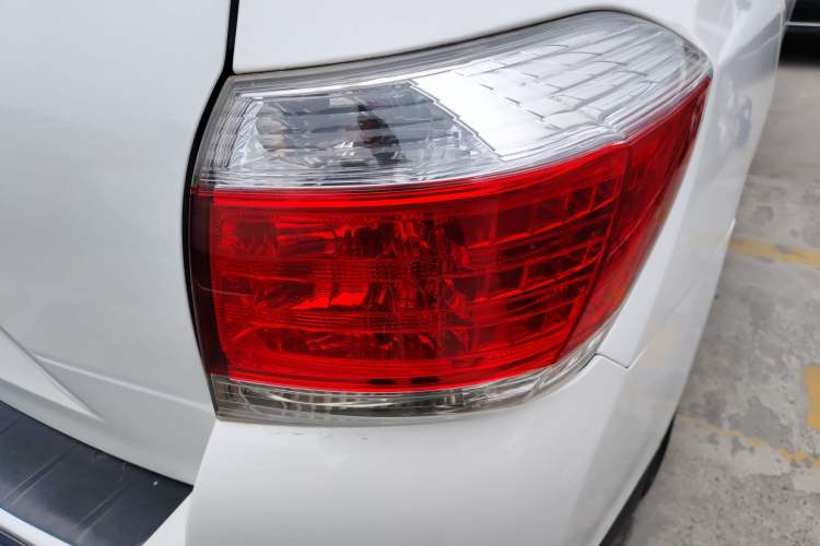 Used Toyota Highlander 2012 2.7L 2WD 5-Seater Elite Edition Right Rear Taillight