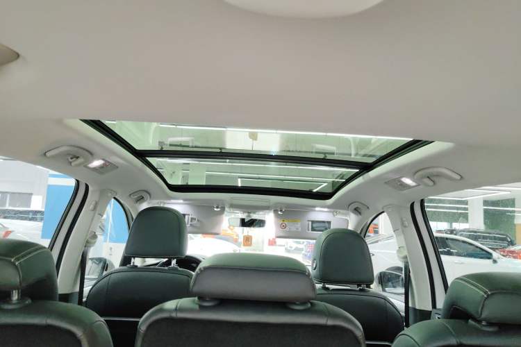 Used Volkswagen Touran 2016 Volkswagen Touran L 280TSI DSG Luxury Edition Headliner