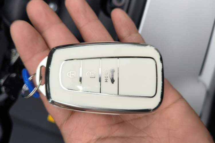 Used Toyota Wildlander 2023 Dual-Motor 2.5L E-CVT Two-Wheel Drive Luxury PLUS Edition Vehicle Key