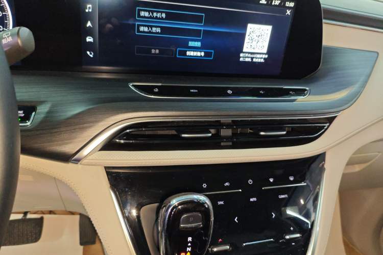 Used Buick GL8 2022 ES Landtrek 653T Comfort Edition Audio And AC Panel