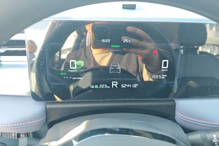 Used Geometry E Firefly 2023 320KM Cute & Handsome Tiger 5 Seats
