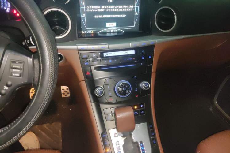 Used Luxgen Great 7 SUV 2011 2.2T Four-Wheel Drive ZhiZun Version
