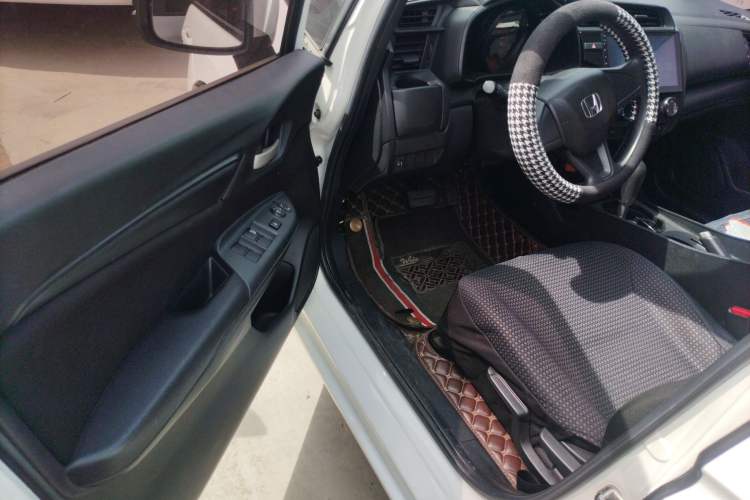 Used Honda Fit 2018 1.5L CVT Comfort Sunroof Version Driver Seat