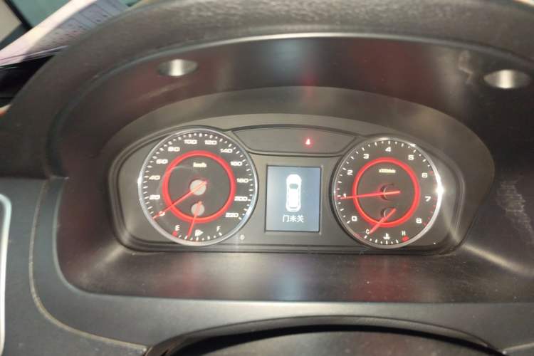 Used SAIC MAXUS G10 2014 2.0T Automatic Elite Edition
