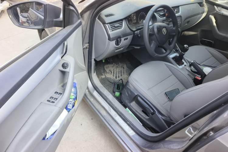 Used Skoda Octavia 2015 1.6L Manual Yijie Edition
