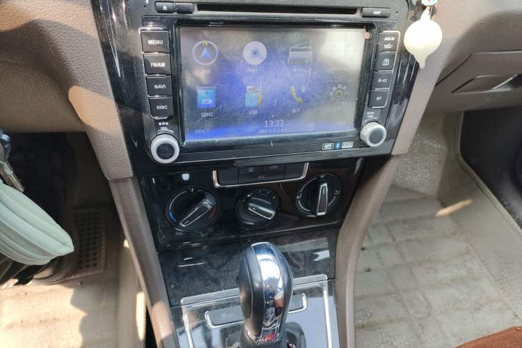 Used Volkswagen Bora 2014 1.6L Automatic Comfort Model Audio And AC Panel