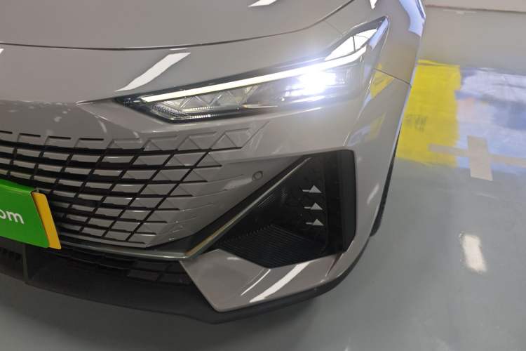 Used CHANGAN UNI-V 2022 1.5T Prestige Version