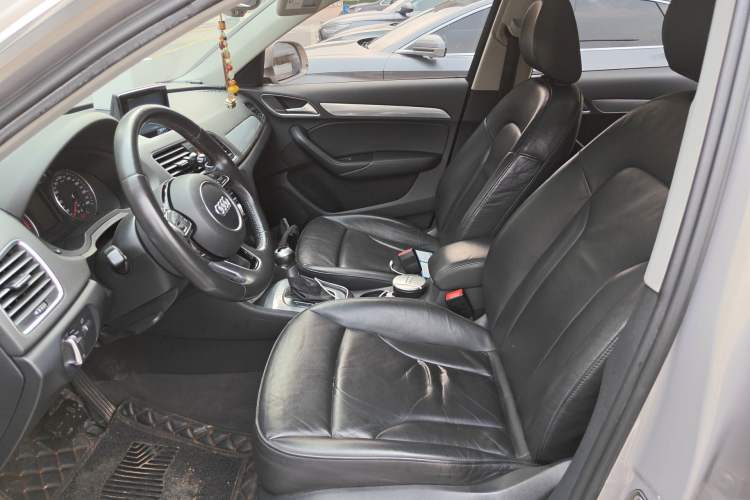 Used Audi Q3 2015 35 TFSI Comfort Model
