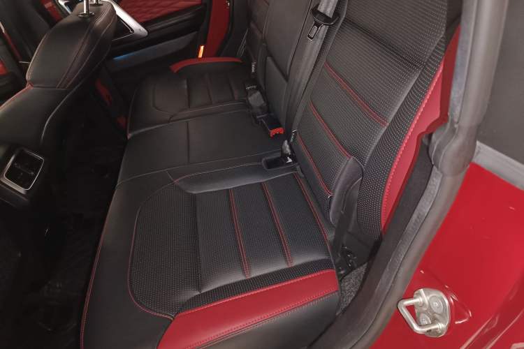 Used BAIC Off-Road BJ40 2020 2.0T Automatic Four-Wheel Drive Urban Hunter Edition Chivalrous Type Left Rear Seat