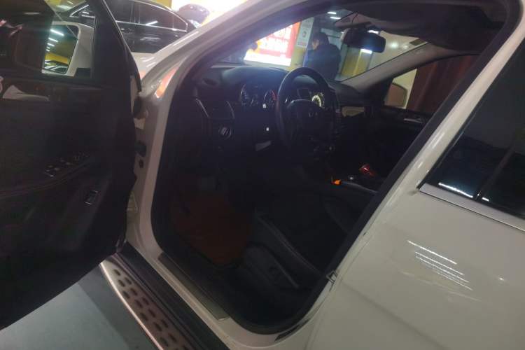 Used Mercedes-Benz M-Class 2014 ML 400 4MATIC Dynamic Model