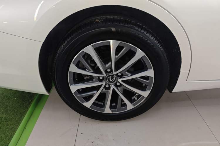 Used Lexus ES 2021 200 Excellence Edition
