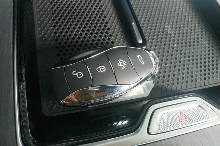 Used Hongqi HS5 2026 Model 2.0T Four-Wheel Drive Qi Xiang Pro Edition